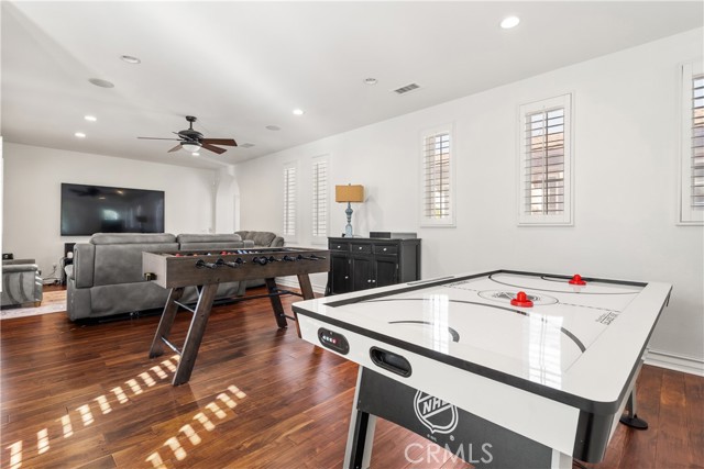 Detail Gallery Image 17 of 37 For 26910 Mirasol St, Valencia,  CA 91355 - 5 Beds | 5 Baths