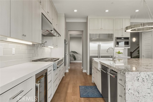 Detail Gallery Image 9 of 49 For 11937 Ancona Way, Porter Ranch,  CA 91326 - 6 Beds | 5/1 Baths