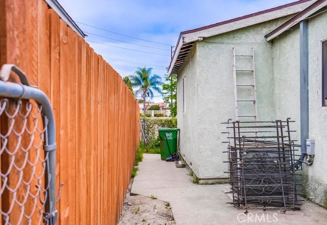 Detail Gallery Image 38 of 38 For 115 N Magnolia Court, Compton,  CA 90220 - 4 Beds | 2 Baths