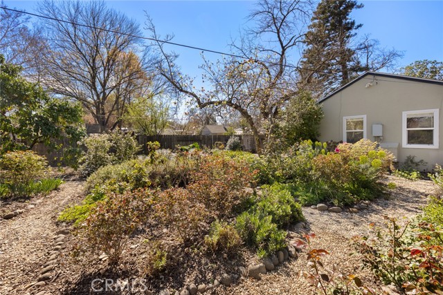 Detail Gallery Image 33 of 41 For 1440 Laburnum Ave, Chico,  CA 95926 - 5 Beds | 2 Baths