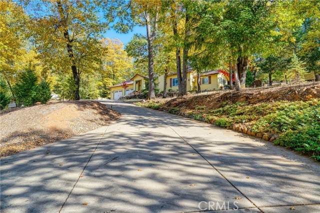 14274 Regina Way, Cobb CA: https://media.crmls.org/medias/02e6981c-fc47-482d-8b70-898c4733a4a4.jpg