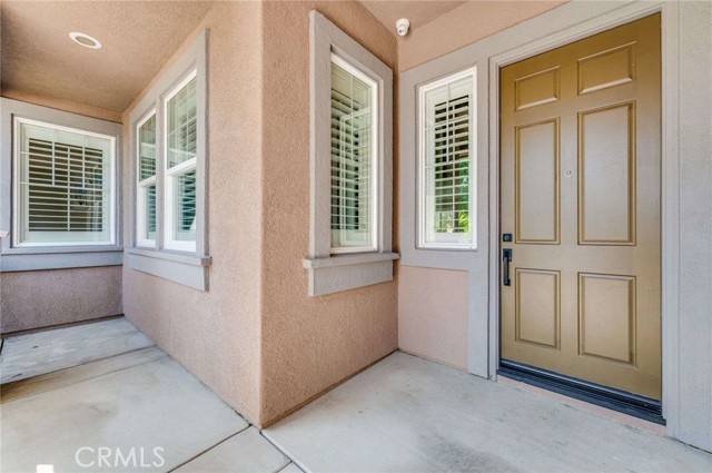 Detail Gallery Image 3 of 38 For 610 Barbre Ln, Corona,  CA 92879 - 3 Beds | 2/1 Baths