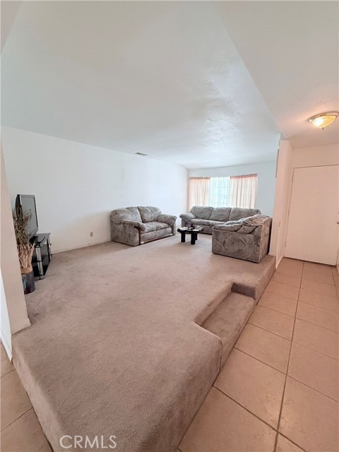 Detail Gallery Image 6 of 33 For 16212 Owen, Fontana,  CA 92335 - 3 Beds | 2 Baths