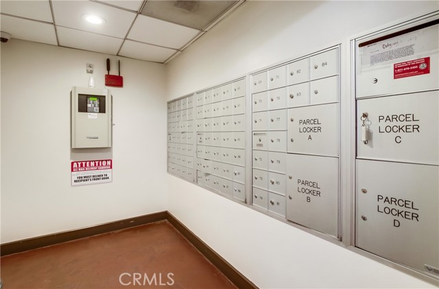 https://media.crmls.org/medias/02e7148a-5a68-4ef2-94eb-18739eeaf0d9.jpg