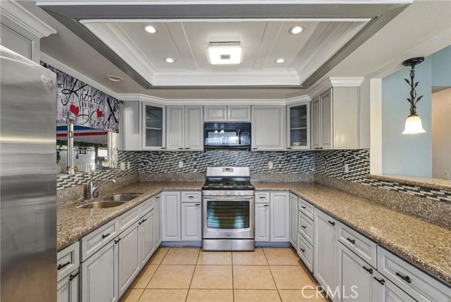 Detail Gallery Image 10 of 27 For 10531 Elm, Bloomington,  CA 92316 - 3 Beds | 2 Baths