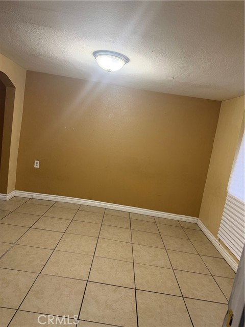 Detail Gallery Image 24 of 31 For 24595 4th, San Bernardino,  CA 92410 - 6 Beds | 2 Baths