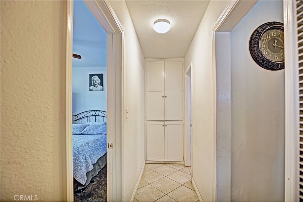 https://media.crmls.org/medias/02e7c5b0-99d0-4a9d-94f1-f95315c008c3.jpg?preset=X-Large