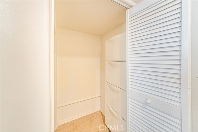 Detail Gallery Image 11 of 37 For 6939 Greeley St #112,  Tujunga,  CA 91042 - 3 Beds | 2/1 Baths