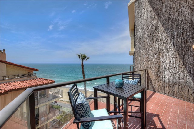 531 Esplanade, Redondo Beach, California 90277, 2 Bedrooms Bedrooms, ,2 BathroomsBathrooms,Residential,Sold,Esplanade,PV17077678