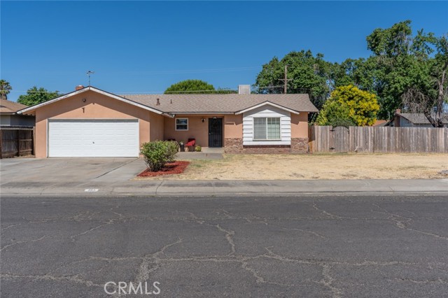 Detail Gallery Image 1 of 1 For 251 N Santa Ana St, Los Banos,  CA 93635 - 3 Beds | 2 Baths