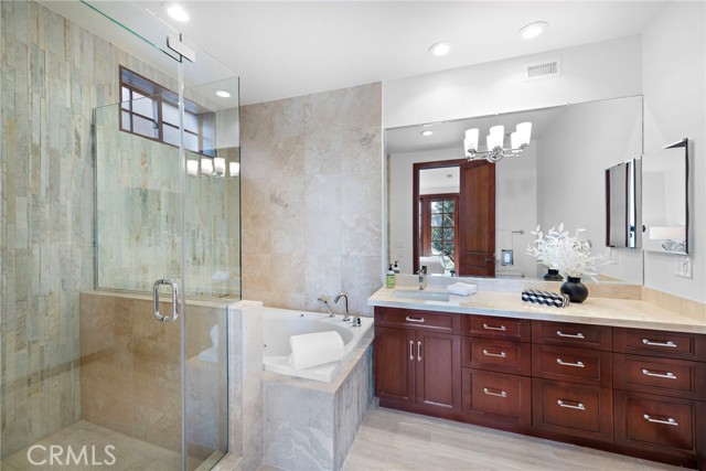 Detail Gallery Image 27 of 37 For 521 Kings Rd, Newport Beach,  CA 92663 - 4 Beds | 4 Baths