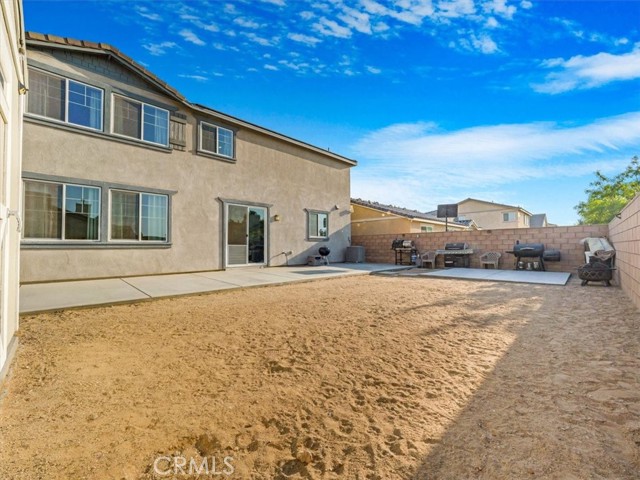 Detail Gallery Image 4 of 38 For 12708 Ojo Caliente St, Victorville,  CA 92392 - 4 Beds | 3 Baths