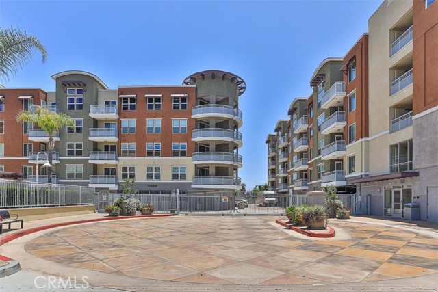 Detail Gallery Image 3 of 33 For 12668 Chapman Ave #2403,  Garden Grove,  CA 92840 - 2 Beds | 2 Baths