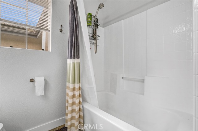 517 Orilla Walk, Oxnard CA: https://media.crmls.org/medias/02eb88a9-dd02-4361-b1d1-0d17d648e572.jpg