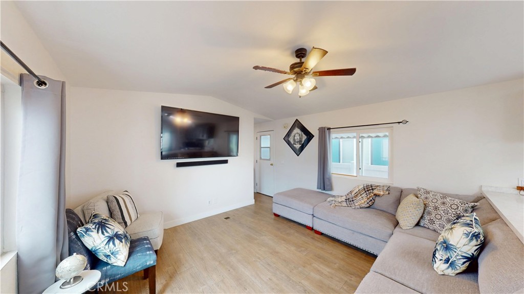 MLS #OC25276144 image #9