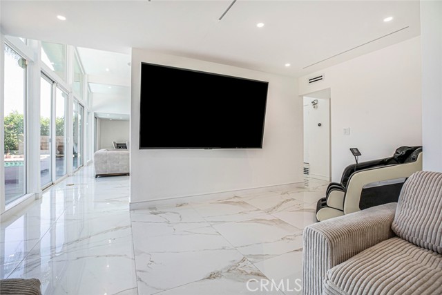 12410 Mclennan Avenue, Granada Hills CA: https://media.crmls.org/medias/02ec34ac-dc0b-4364-8b59-115c39d79a55.jpg