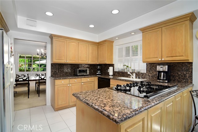 Detail Gallery Image 10 of 32 For 13943 Margate St, Sherman Oaks,  CA 91401 - 4 Beds | 3 Baths