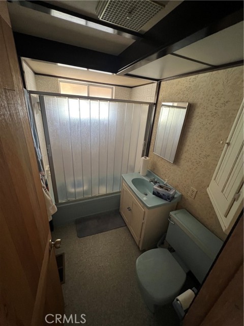 1136 Eagle Mountain Drive, Big Bear City CA: https://media.crmls.org/medias/02ed6453-4178-428e-a617-cbec2b6806fe.jpg