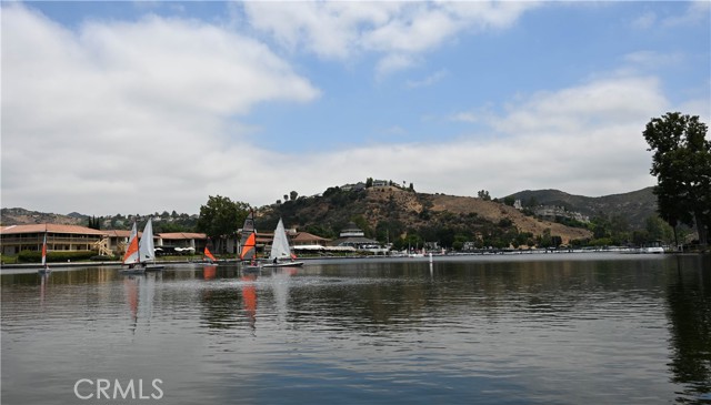 1222 S Westlake Boulevard, Westlake Village CA: https://media.crmls.org/medias/02edc51d-0288-41a6-a484-05d6070e5f06.jpg