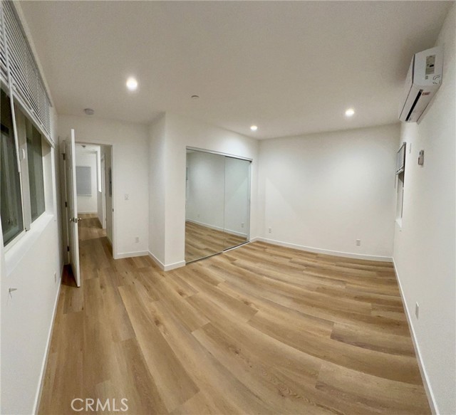 Detail Gallery Image 6 of 7 For 18654 Runnymede St., Reseda,  CA 91335 - 2 Beds | 1 Baths