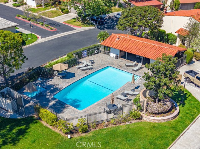 Detail Gallery Image 32 of 37 For 2214 Vista Hogar, Newport Beach,  CA 92660 - 4 Beds | 2/1 Baths