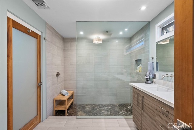 3051 Gertrude Avenue, La Crescenta CA: https://media.crmls.org/medias/02eefb26-8337-4c7d-8914-45728a579135.jpg