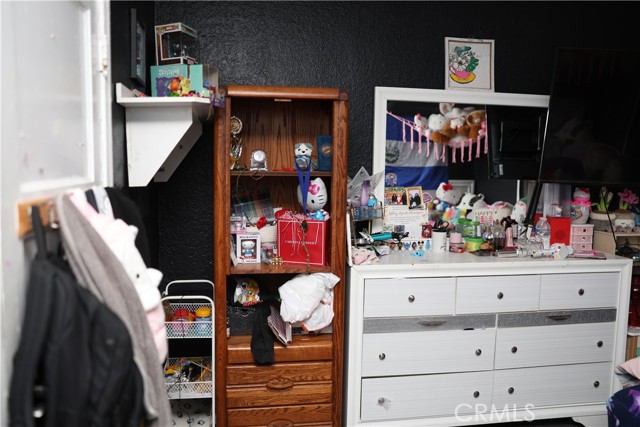 927 W 82nd Street, Los Angeles CA: https://media.crmls.org/medias/02ef2599-68d0-4d9a-a0d3-45b62a0b2277.jpg