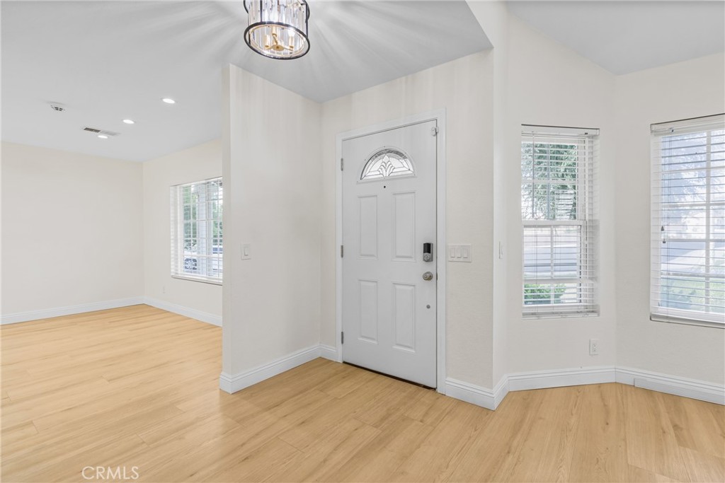 MLS #IV25248087 image #2