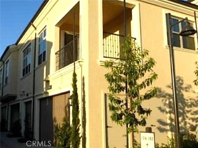 176 Overbrook, Irvine CA: https://media.crmls.org/medias/02f052ea-f701-4348-80e7-f29c0336fcee.jpg