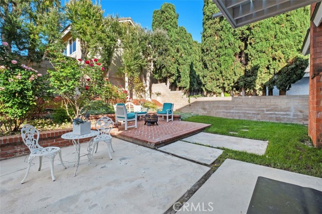 9 Aberdeen st, Irvine CA: https://media.crmls.org/medias/02f09132-818f-47b6-995b-a7b6c3d91aaf.jpg