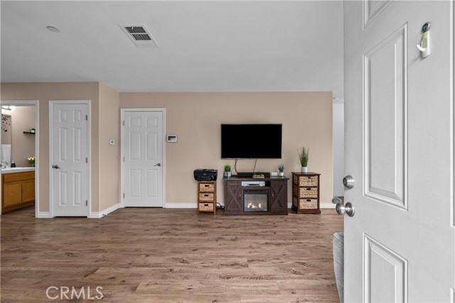 14552 Foothill photo 3