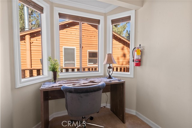 Detail Gallery Image 14 of 25 For 933 E Ln, Big Bear City,  CA 92314 - 3 Beds | 2 Baths