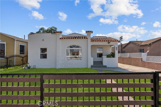 8951 Hobart Boulevard, Los Angeles, California 90047, 3 Bedrooms Bedrooms, ,2 BathroomsBathrooms,Single Family Residence,For Sale,Hobart,SR24140456