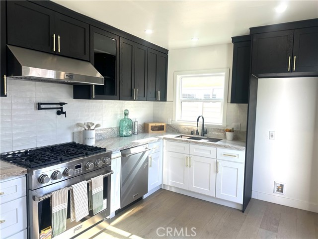 16913 Covello Street, Van Nuys CA: https://media.crmls.org/medias/02f24774-df82-4dec-9298-42aa081d9420.jpg