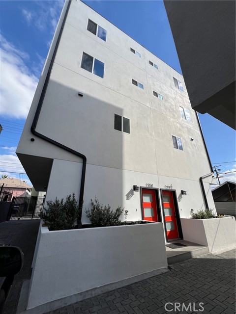 Detail Gallery Image 9 of 41 For 1218 Arapahoe St, Los Angeles,  CA 90006 - 31 Beds | 24 Baths