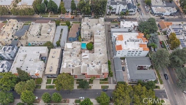 Detail Gallery Image 28 of 32 For 14521 Benefit St #102,  Sherman Oaks,  CA 91403 - 2 Beds | 2 Baths