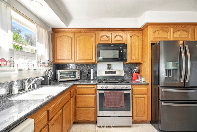 Detail Gallery Image 6 of 31 For 2243 N Nutmeg St, Escondido,  CA 92026 - 3 Beds | 2 Baths
