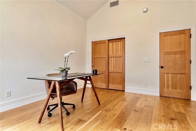 2932 Edgehill photo 19