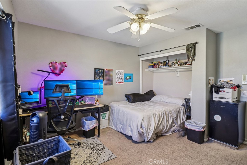 https://media.crmls.org/medias/02f3b962-3ac3-4f6d-94be-14ee05963951.jpg?preset=X-Large