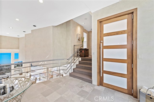 Detail Gallery Image 4 of 57 For 535 Dunnegan Dr, Laguna Beach,  CA 92651 - 4 Beds | 3/1 Baths