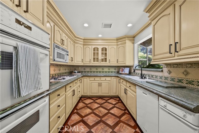 Detail Gallery Image 54 of 57 For 10132 Wish Ave, Northridge,  CA 91325 - 4 Beds | 3 Baths