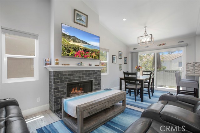 37 Fleurance Street, Laguna Niguel CA: https://media.crmls.org/medias/02f7283d-df8f-4d54-a83c-080412a35d42.jpg