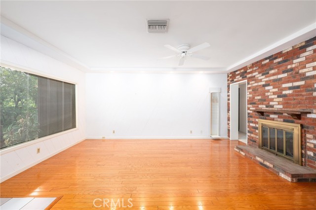 22226 Devonshire Street, Chatsworth CA: https://media.crmls.org/medias/02f76cfa-ff5a-4dad-80f1-89b4b69d6f8d.jpg