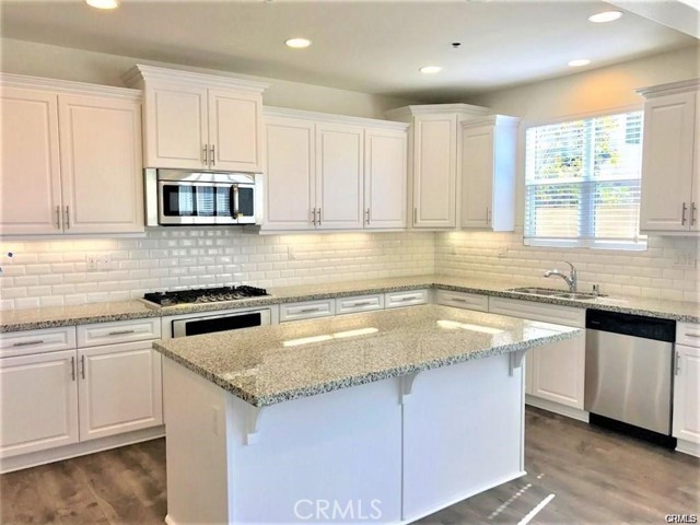 Detail Gallery Image 10 of 28 For 125 Fixie, Irvine,  CA 92618 - 3 Beds | 3 Baths