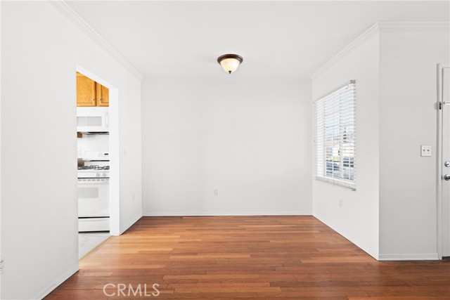 Detail Gallery Image 5 of 21 For 17414 Burma St, Encino,  CA 91316 - 3 Beds | 2 Baths