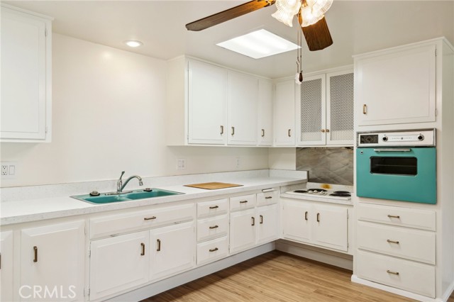 Detail Gallery Image 8 of 19 For 13610 Burning Tree Lane #1I,  Seal Beach,  CA 90740 - 1 Beds | 1 Baths