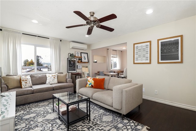 2114 India Street, Los Angeles CA: https://media.crmls.org/medias/02fad1f5-6b6f-4162-bbd4-d8453fed09bd.jpg