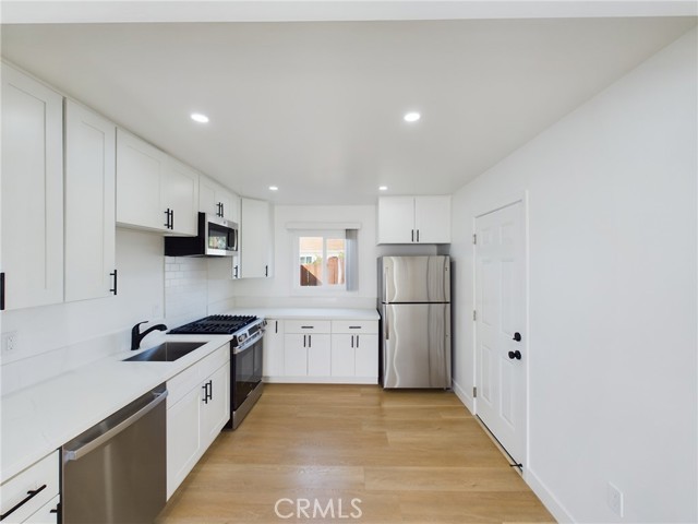 Front Image Thumbnail for CRPW26055196