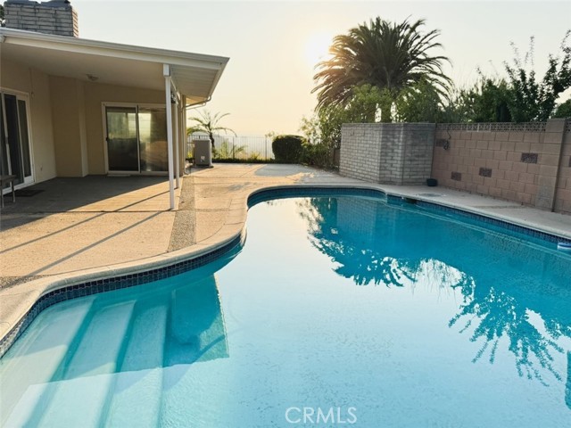 Detail Gallery Image 3 of 45 For 2651 Sleepy Hollow Pl, Glendale,  CA 91206 - 3 Beds | 2 Baths