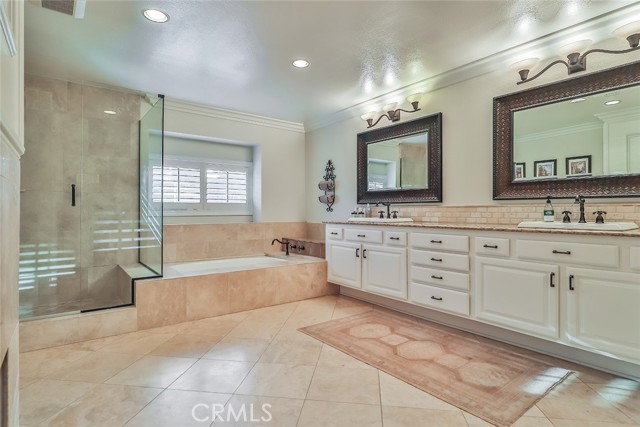 3220 Versaille Court, Thousand Oaks CA: https://media.crmls.org/medias/02fbfbac-cec0-4261-ae99-b176a15a5064.jpg